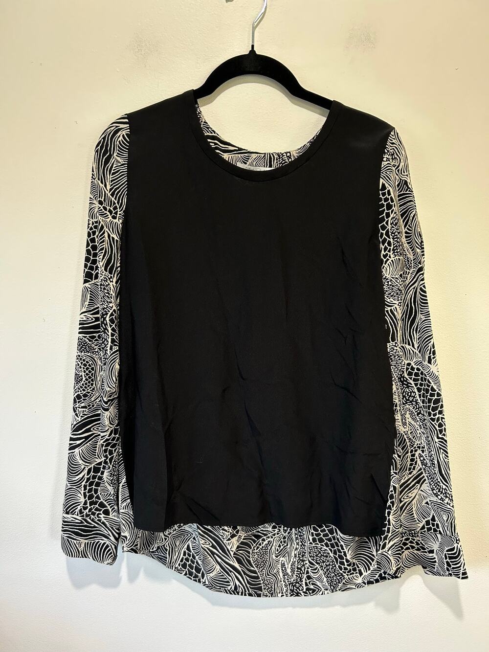 Diane von Furstenberg DVF silk top womens S (4) black white geometric print